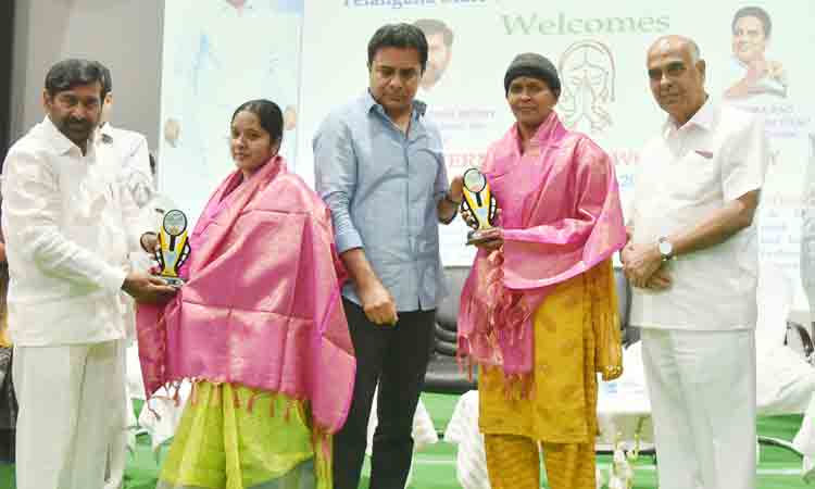 మహిళా శక్తి అసమానం