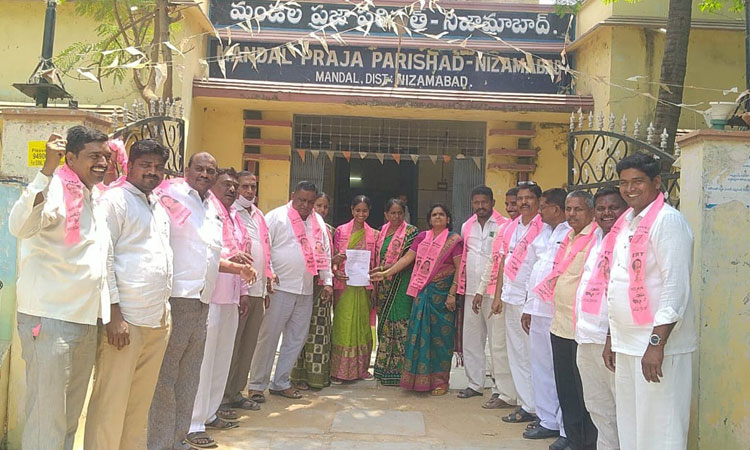 కేంద్రమే ధాన్యం కొనుగోలు చేయాలని తీర్మానం