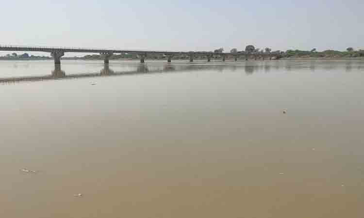 బాబ్లీప్రాజెక్టు నుంచి నీటి విడుదల