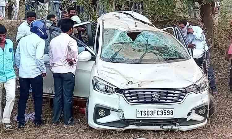 దైవ దర్శనానికి వెళ్లి వస్తూ..