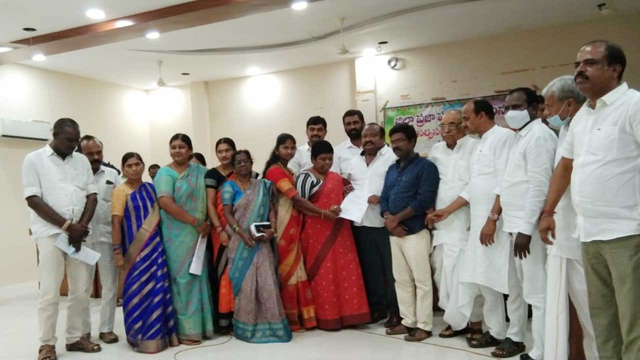 ధాన్యం కేంద్రమే కొనాలి.. కరీంనగర్‌ జడ్పీ తీర్మానం