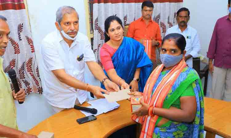 17 మందికి 7 కోట్లు