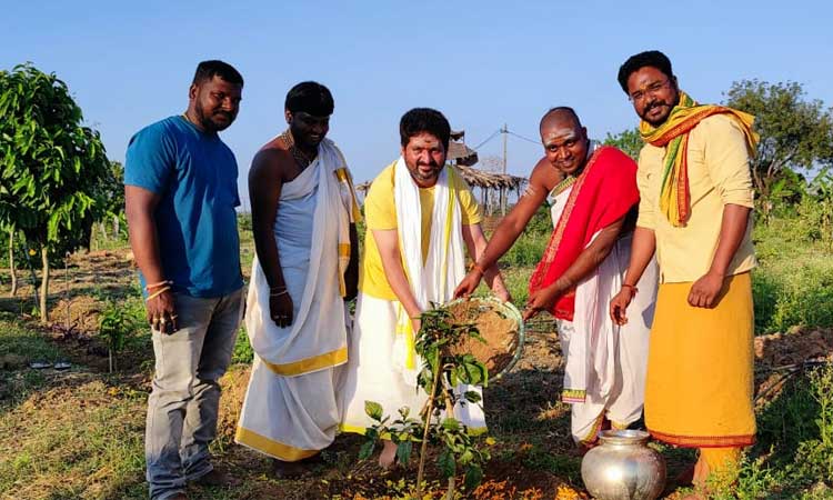 Green India Challenge | గ్రీన్ ఇండియా చాలెంజ్లో పాల్గొన్న సినీ గేయ రచయిత శ్యామ్