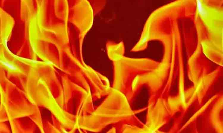 ఒకే కుటుంబంలో ఐదుగురు సజీవదహనం