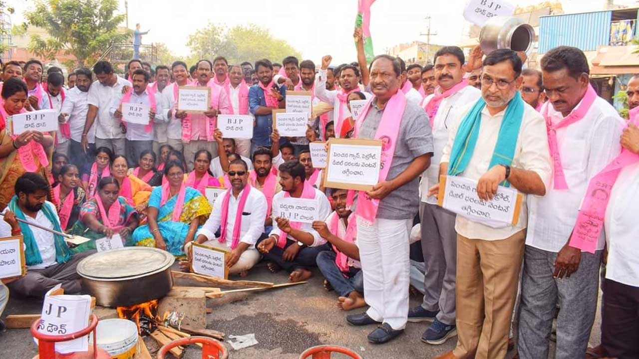 ధరల నియంత్రణలో కేంద్రం విఫలం : మంత్రి కొప్పుల ఈశ్వర్‌