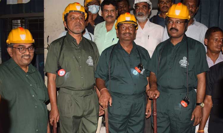 అడ్రియాల లాంగ్‌వాల్‌ ప్రాజెక్టులోకి మంత్రి కొప్పుల..