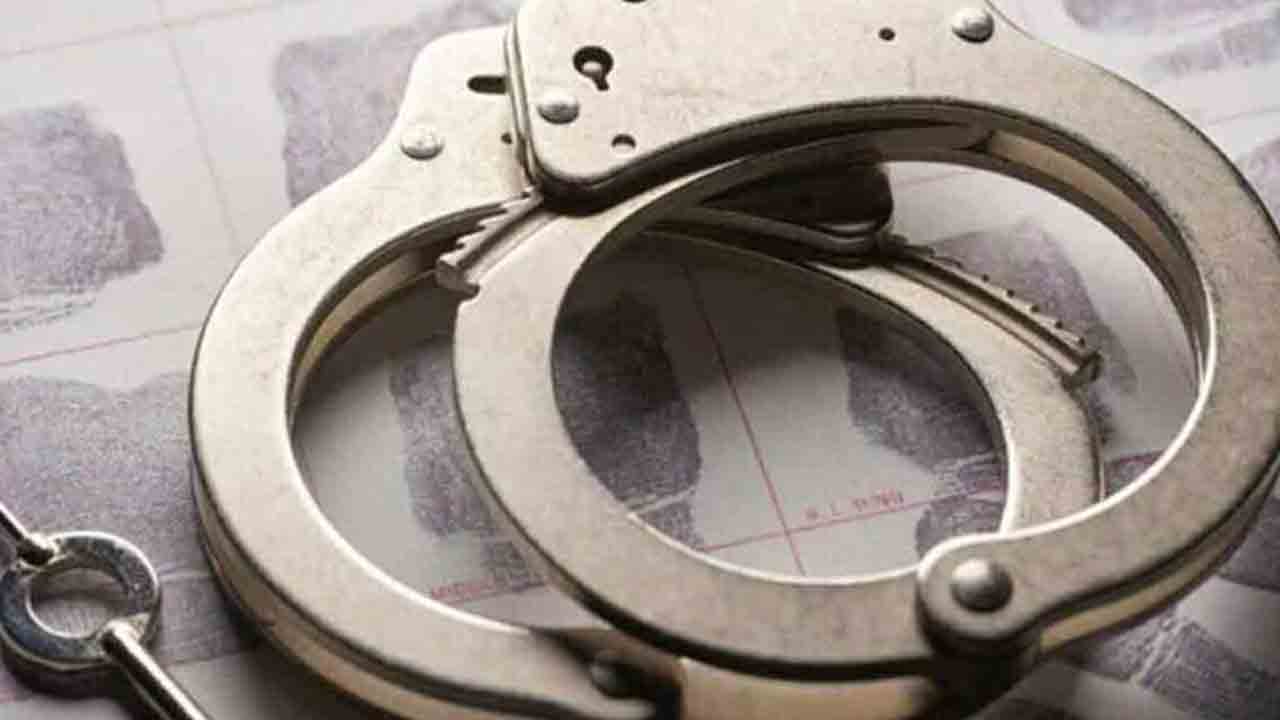 Kerala shocker: తండ్రితో కలిసి మద్యం తాగేందుకు డబ్బులు ఇవ్వలేదని.. తల్లిని హత్య చేసిన కొడుకు