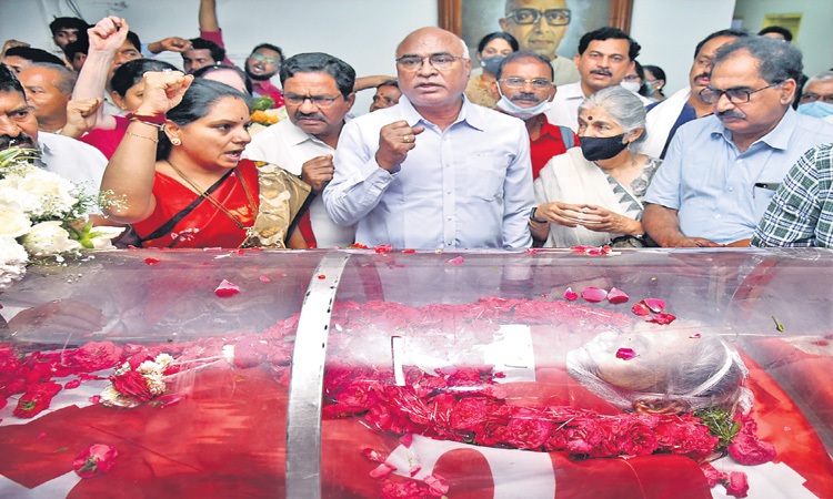 మల్లు స్వరాజ్యం ఆఖరి మజిలీ ఆదర్శమే!
