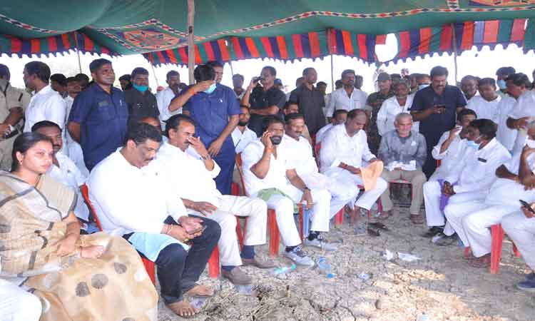 జన నేతకు కన్నీటి వీడ్కోలు