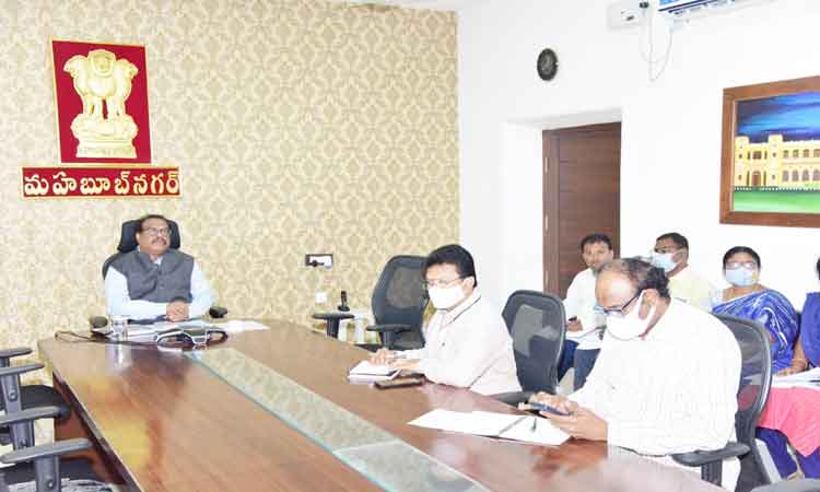 భూసేకరణ జాప్యం చేయొద్దు : కలెక్టర్‌