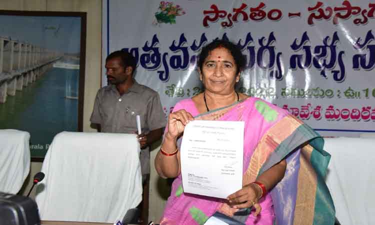 కేంద్రమే వడ్లు కొనాలి