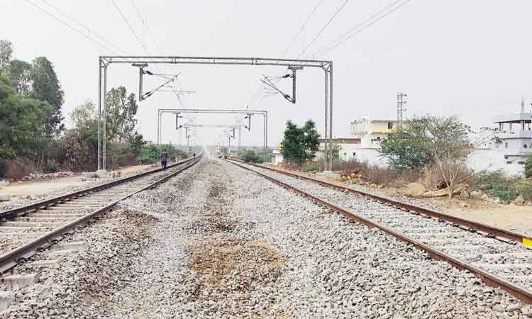 నేటి నుంచి రైళ్ల రాకపోకలు ప్రారంభం