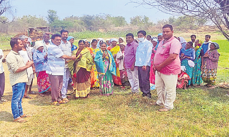 వలసల నివారణకు ‘ఉపాధి’ పనులు