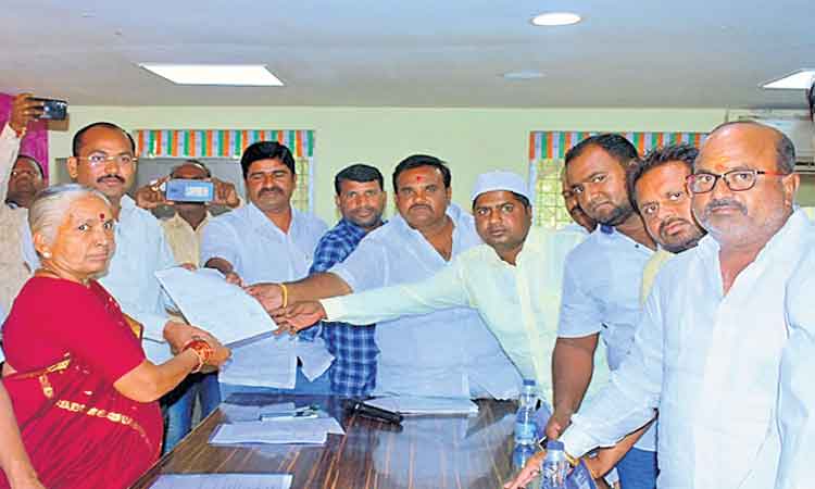 కేంద్ర ధాన్యాన్ని కొనాలి