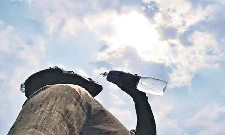 సుర్రుమంటున్నసూరీడు..