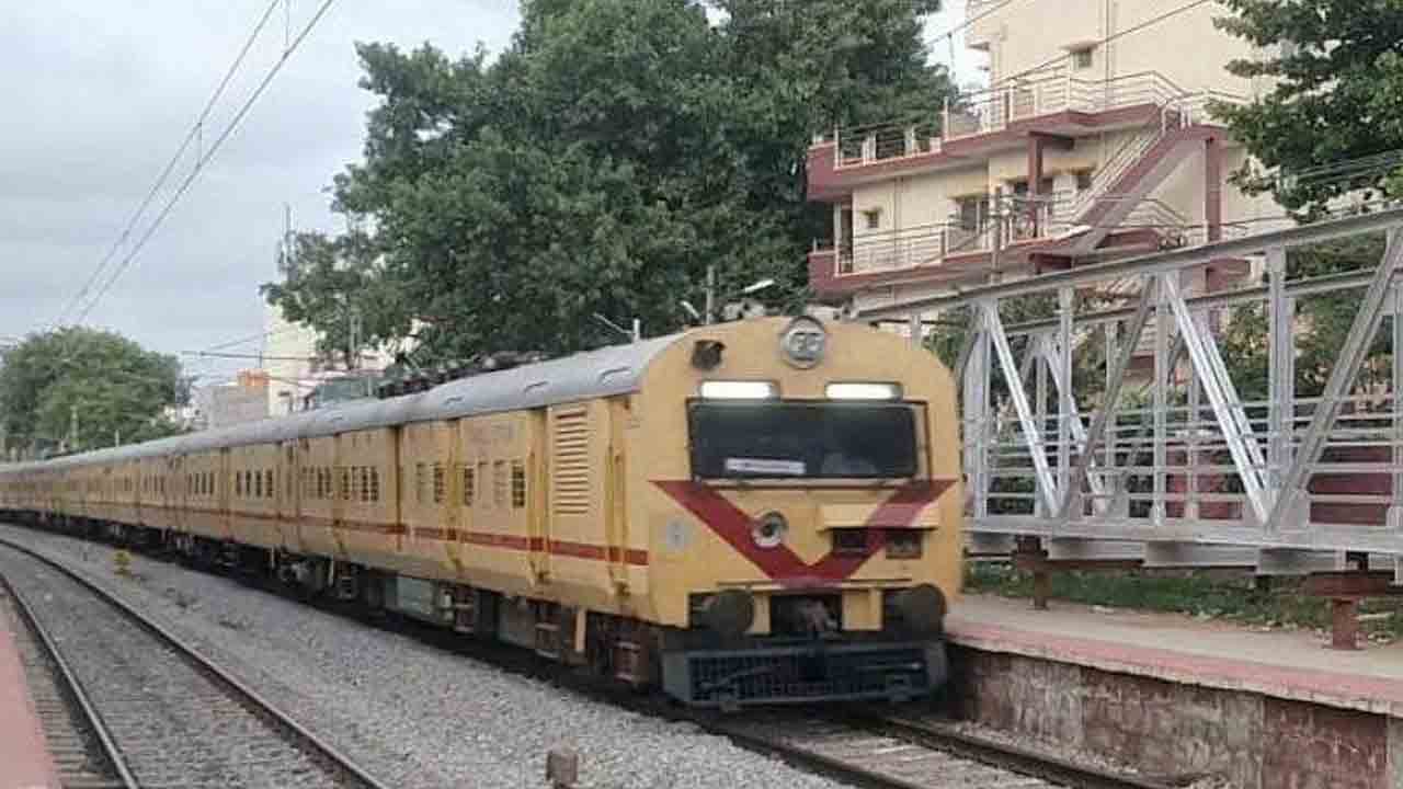 ప్ర‌యాణికుల‌కు గుడ్ న్యూస్.. సికింద్రాబాద్ – ఉందాన‌గ‌ర్ మ‌ధ్య మెమూ రైళ్లు ప్రారంభం