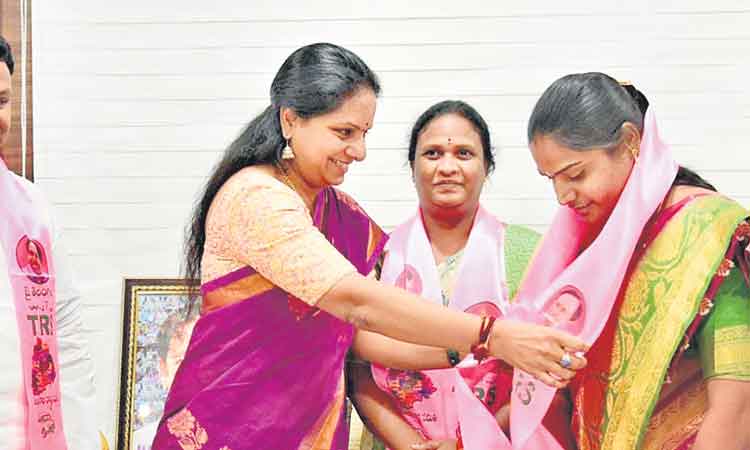 ఇందూరులో బీజేపీకి షాక్‌