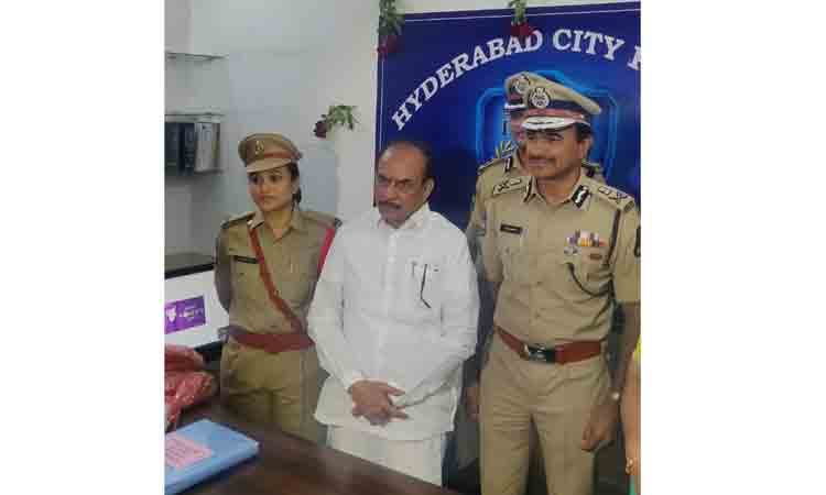 హైదరాబాద్లో తొలిసారిగా మహిళకు ఎస్హెచ్వోగా బాధ్యతలు