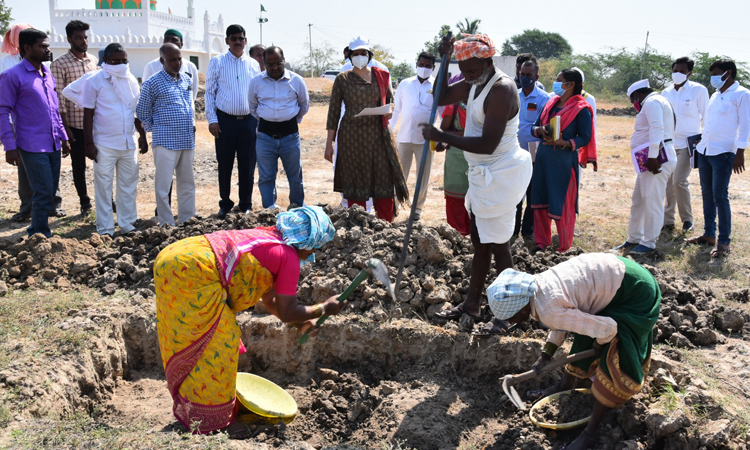 డిజిటల్‌ లావాదేవీలపై అవగాహన కల్పించాలి