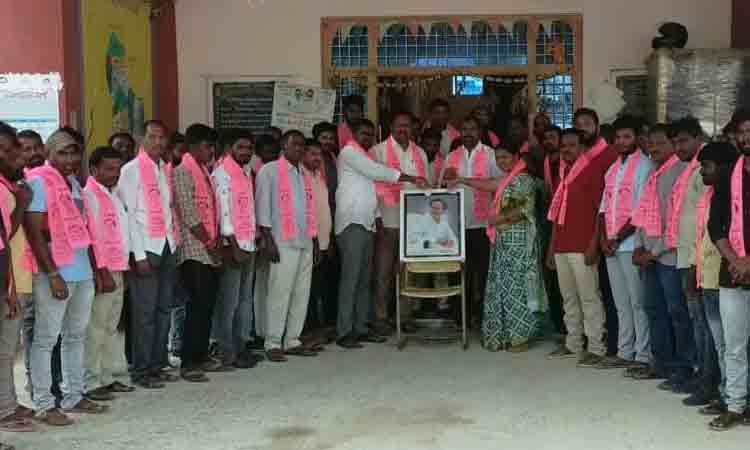 ఉద్యోగ సంబురం