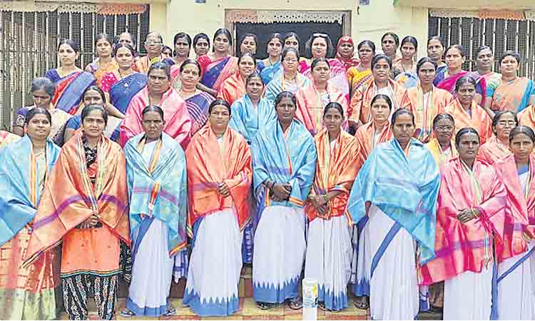 మహిళలను గౌరవించాలి