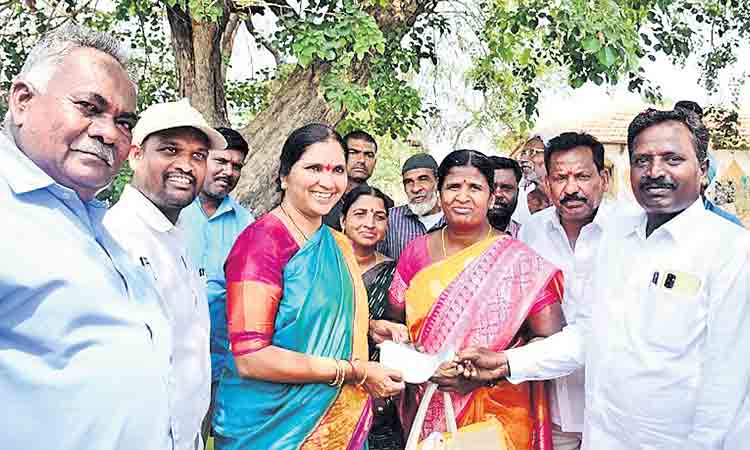 కేంద్రం ధాన్యం కొనాల్సిందే..