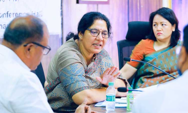 ఎస్టీ ఎస్డీఎఫ్‌ నిధులను సద్వినియోగం చేయాలి : మంత్రి సత్యవతి