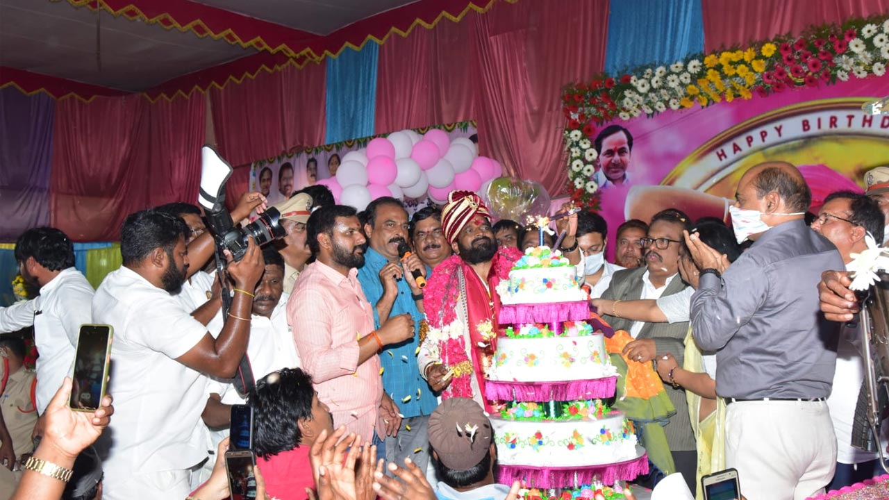 హైదరాబాద్‌కు సమానంగా మహబూబ్‌నగర్‌ అభివృద్ధి : మంత్రి శ్రీనివాస్‌గౌడ్‌