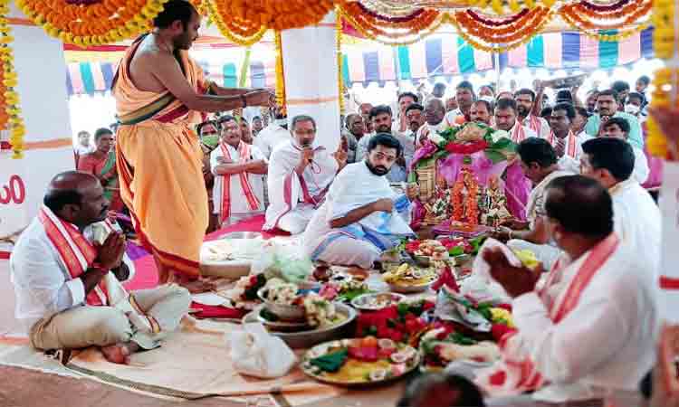 ప్రతిఒక్కరూ భక్తిభావం పెంపొందించుకోవాలి