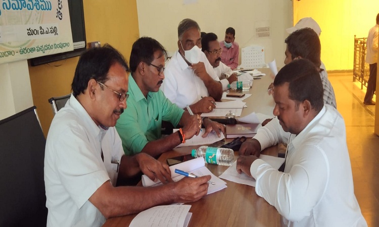 ప్రభుత్వ పాఠశాలల బలోపేతానికి కృషి చేయాలి