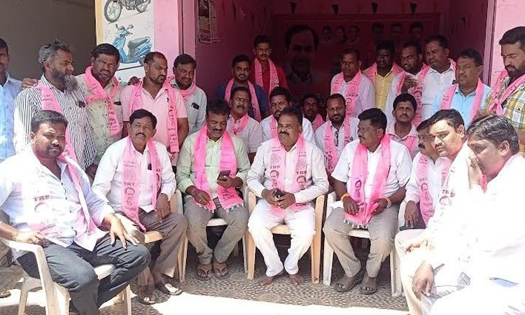 స్పీకర్‌ను విమర్శిస్తే తరిమి కొడతాం