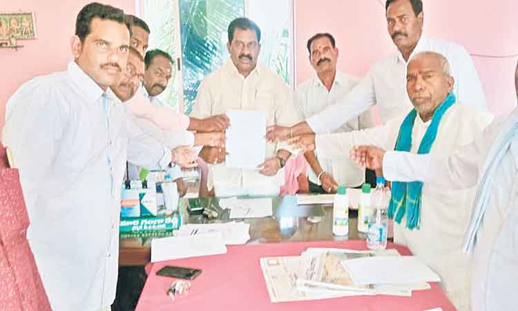 కేంద్ర ప్రభుత్వం ధాన్యం కొనాల్సిందే