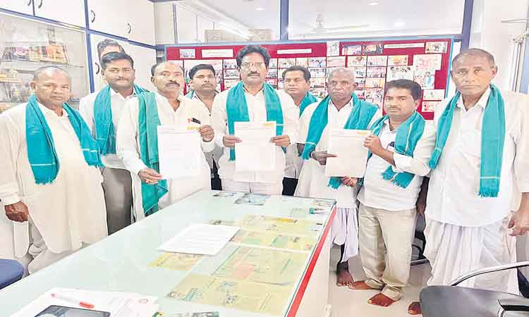 వడ్లు కొనేదాక ఉద్యమిస్తాం..