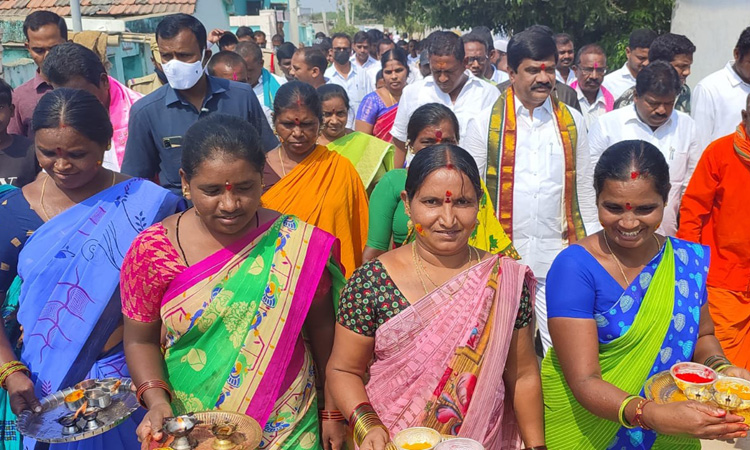 అభివృద్ధి, సంక్షేమ పథకాల అమలులో తెలంగాణ నంబర్‌వన్‌