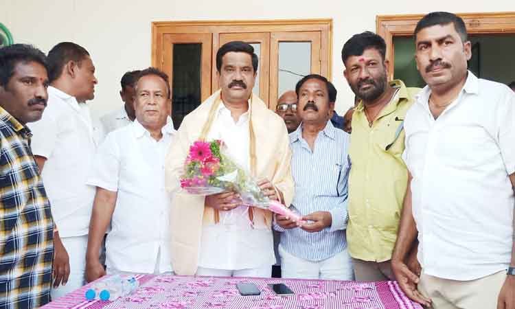 అభివృద్ధి పనులు ప్రారంభం