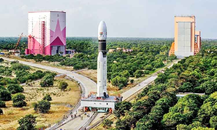 పిల్లలూ.. ఇస్రో పిలుస్తోంది!