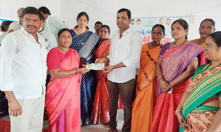 పేదింటి ఆడబిడ్డలకు వరం కల్యాణలక్ష్మి