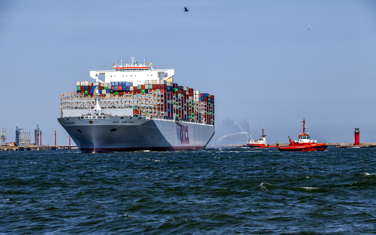 Ship traveling on a river | నదిలో ప్రయాణిస్తున్న ఓడ సముద్ర జలాల్లోకి ప్రవేశిస్తే?