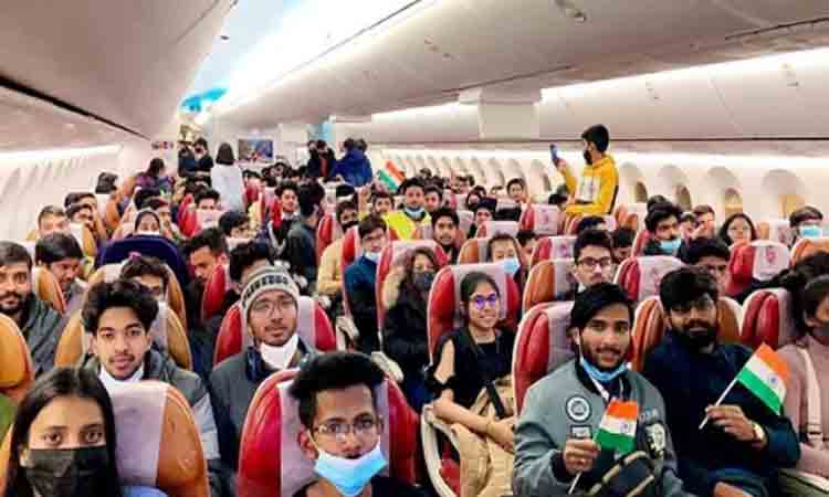 15,920 మంది విద్యార్థులను 76 విమానాల ద్వారా తరలించాం: జ్యోతిరాదిత్య సింధియా