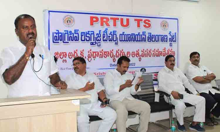 వేసవిలో టీచర్లకు పదోన్నతులు