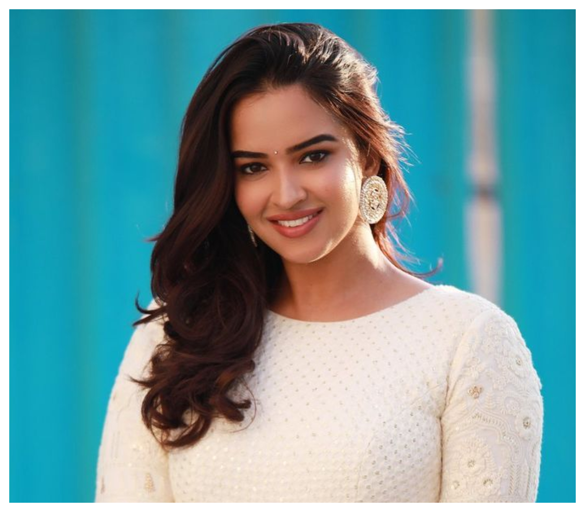 Pujita Ponnada | చిరునవ్వుతో చంపేస్తున్న పూజిత పొన్నాడ..