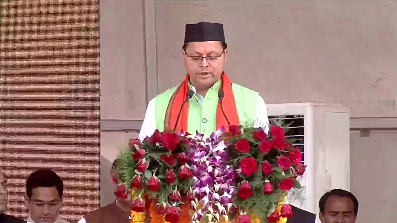 ఉత్తరాఖండ్‌ ముఖ్యమంత్రిగా పుష్కర్‌ సింగ్‌ ధామీ ప్రమాణం