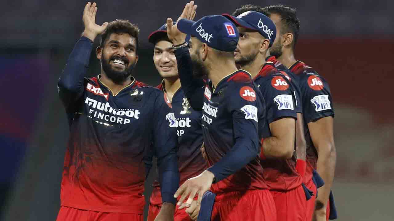 RCB vs KKR | కేకేఆర్ ఆలౌట్.. బెంగళూరు ముందు స్వల్ప లక్ష్యం