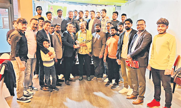 ప్రభుత్వ బడులకు చేయూతనివ్వండి