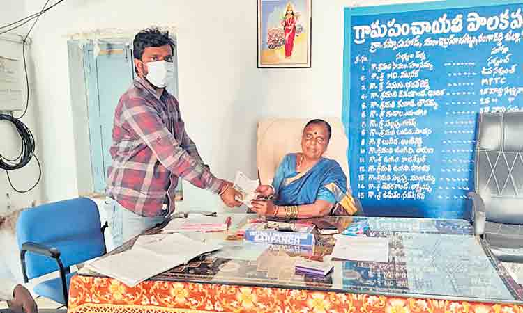 లక్ష్యానికి చేరువలో..
