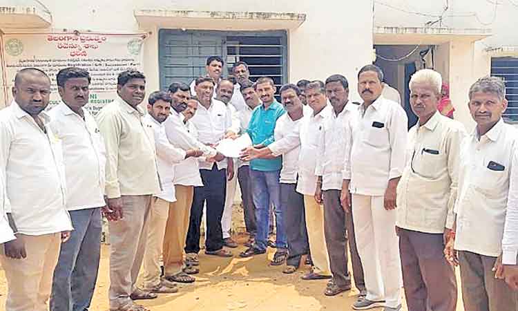 తీర్మానించి చెబుతున్నాం.. వడ్లు కొనాల్సిందే