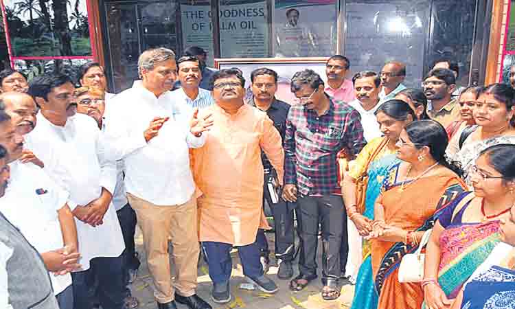 భాషాపండితుల అప్‌గ్రేడేషన్‌ వేగవంతం చేయాలి