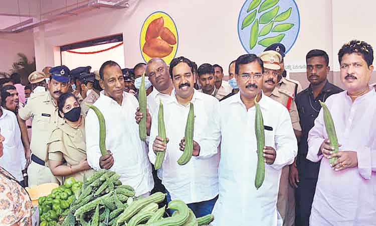 సకల హంగుల.. రైతు బజార్