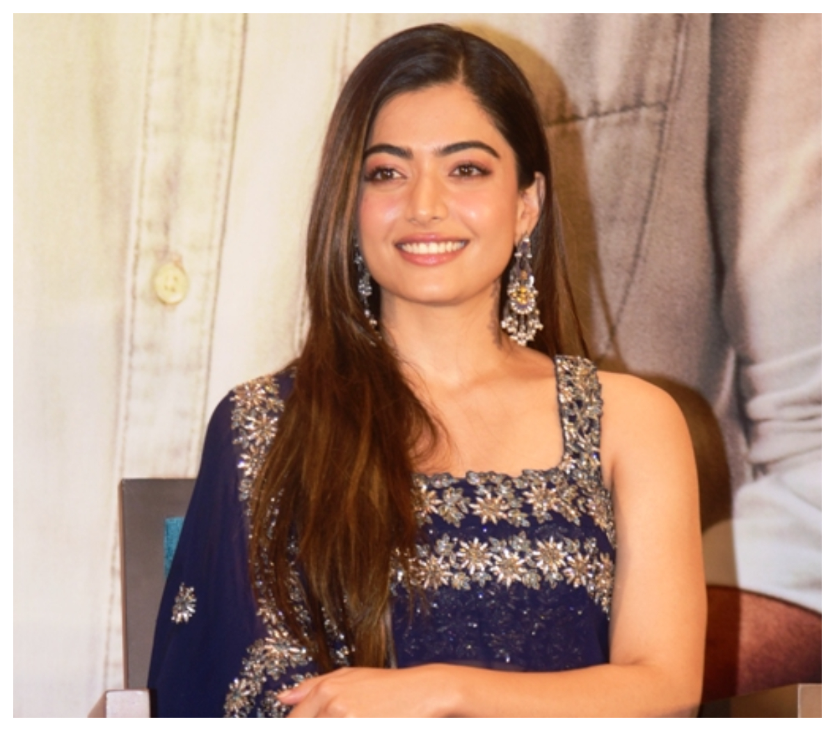 Rashmika Mandanna | ఆడవాళ్లు మీకు జోహార్లు మూవీ ప్రెస్ మీట్ ఈవెంట్‌లో రష్మిక మందన్న..