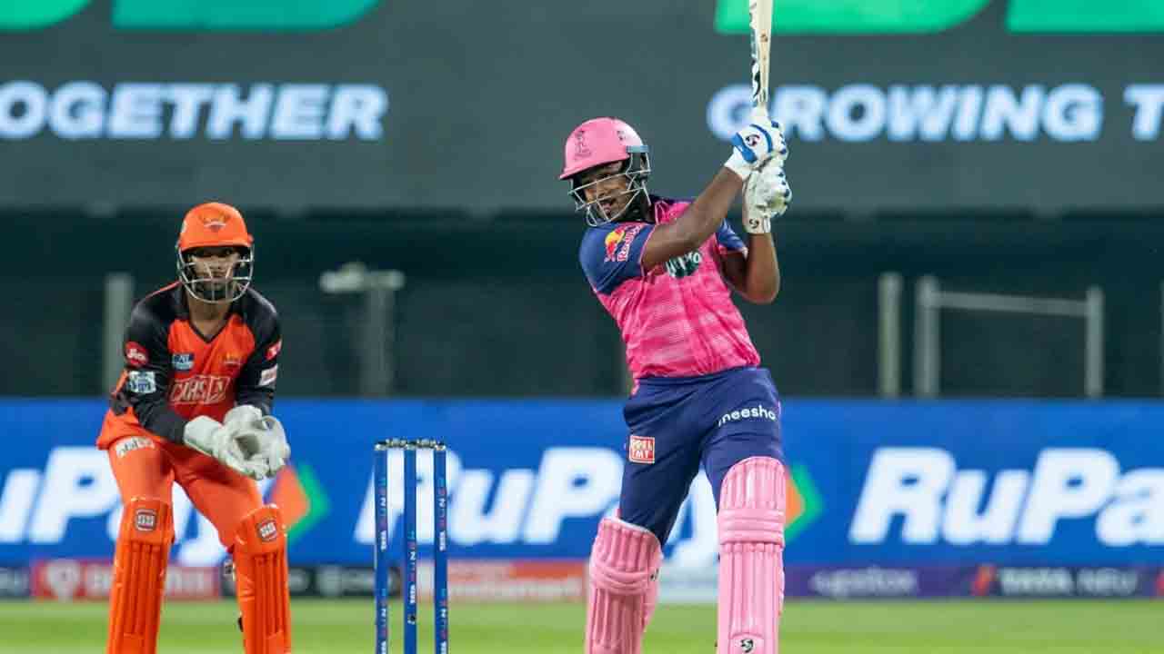 SRH vs RR | శాంసన్ అవుట్.. వికెట్ తీసిన భువీ